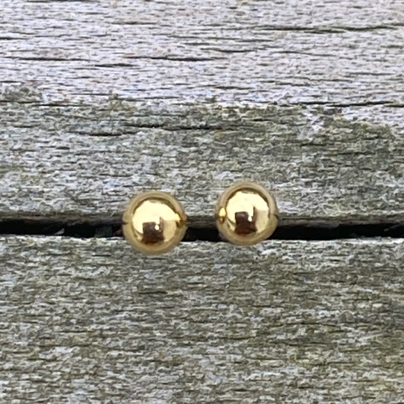Gold tone stud earrings 3 mm new - Picture 5 of 7